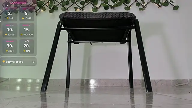 Madeleine  w online show from March 16, 2025, 3:39 pm