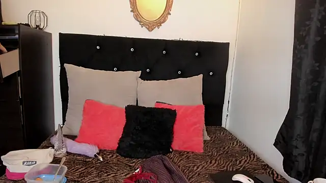 Taylorbdsm online show from March 6, 2025, 6:59 pm