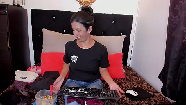 Taylorbdsm online show from March 14, 2025, 8:17 pm