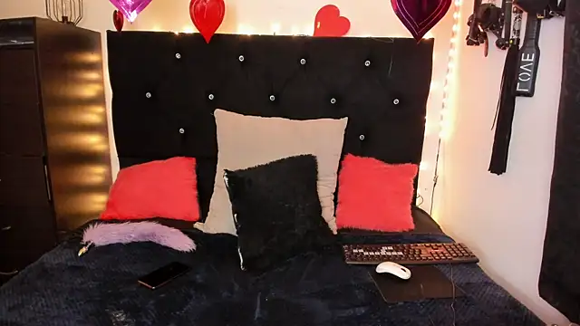Taylorbdsm online show from February 13, 2025, 11:37 pm