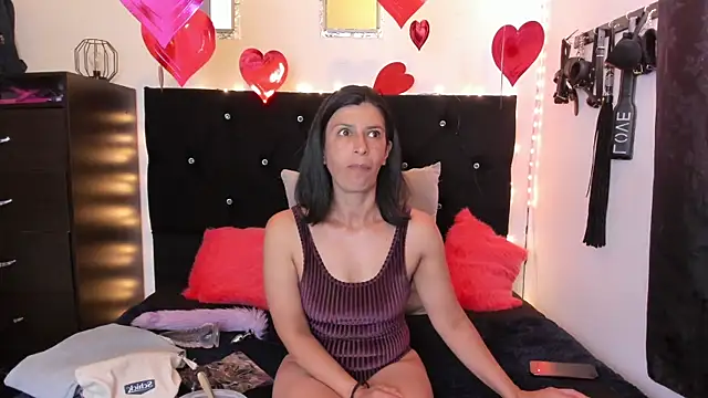 Taylorbdsm online show from February 15, 2025, 8:23 pm