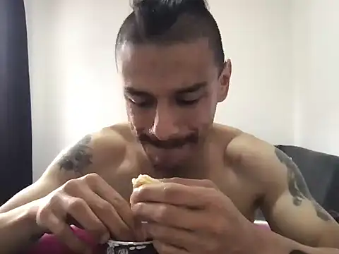 HorrorotikA online show from April 1, 2026, 5:32 pm