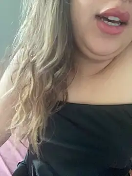 yassminsexy22 online show from June 17, 2026, 5:12 pm