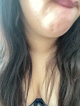 yassminsexy22 online show from October 18, 2025, 11:01 am