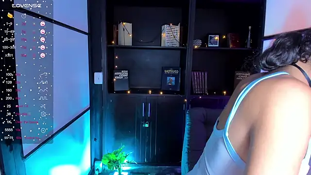 Snapshot of CamilaHarperr_ chatting on January 22, 2025, 7:35 am CamilaHarperr online show from January 22, 2025, 7:35 am