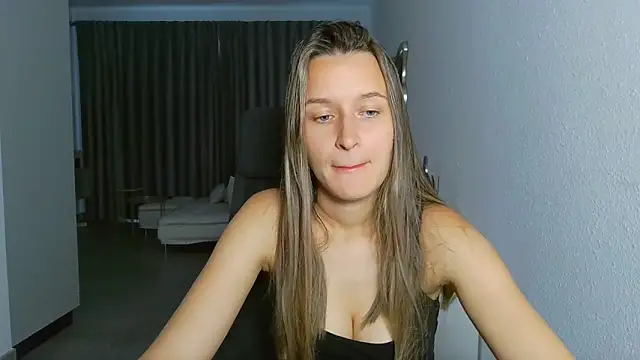 Snapshot of Submissive_love chatting on October 13, 2025, 3:35 pm Submissive love online show from October 13, 2025, 3:35 pm