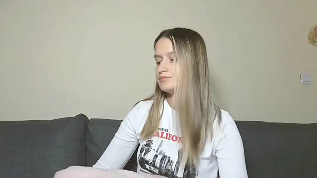 Snapshot of Submissive_love chatting on December 21, 2024, 8:00 pm Submissive love online show from December 21, 2024, 8:00 pm