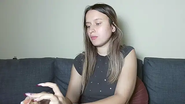 Snapshot of Submissive_love chatting on February 24, 2025, 8:25 pm Submissive love online show from February 24, 2025, 8:25 pm