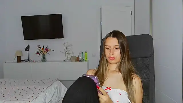 Snapshot of Submissive_love chatting on October 21, 2025, 3:55 pm Submissive love online show from October 21, 2025, 3:55 pm