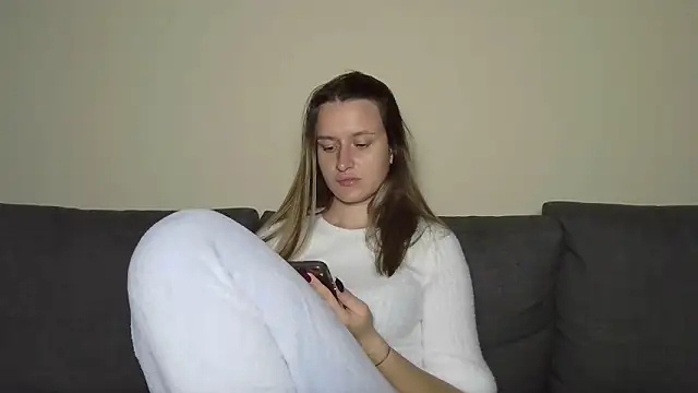 Snapshot of Submissive_love chatting on March 14, 2025, 8:06 pm Submissive love online show from March 14, 2025, 8:06 pm