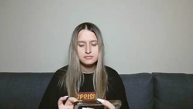 Snapshot of Submissive_love chatting on December 22, 2024, 8:58 pm Submissive love online show from December 22, 2024, 8:58 pm