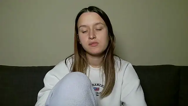 Snapshot of Submissive_love chatting on February 8, 2025, 12:49 am Submissive love online show from February 8, 2025, 12:49 am