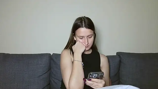 Snapshot of Submissive_love chatting on March 13, 2025, 8:32 pm Submissive love online show from March 13, 2025, 8:32 pm