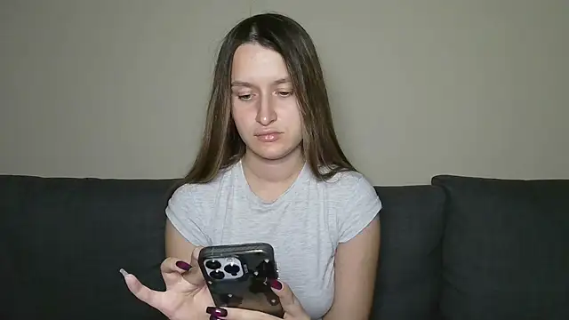 Snapshot of Submissive_love chatting on March 12, 2025, 8:20 pm Submissive love online show from March 12, 2025, 8:20 pm