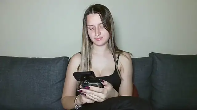 Snapshot of Submissive_love chatting on March 11, 2025, 9:48 pm Submissive love online show from March 11, 2025, 9:48 pm