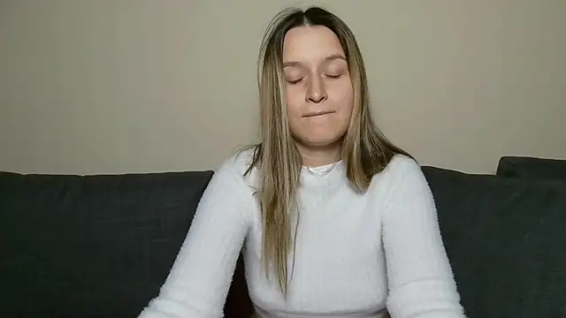 Snapshot of Submissive_love chatting on January 6, 2025, 11:41 pm Submissive love online show from January 6, 2025, 11:41 pm