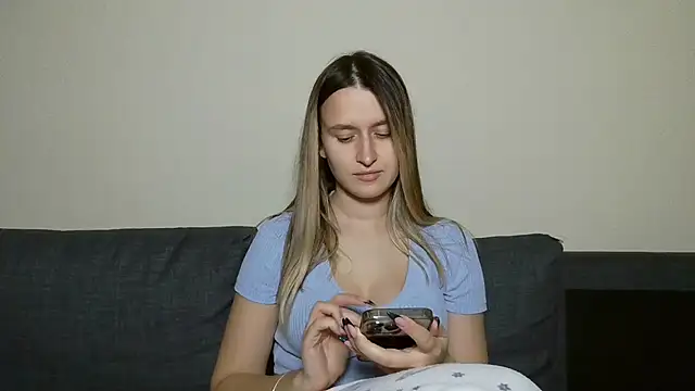 Snapshot of Submissive_love chatting on January 13, 2025, 9:09 pm Submissive love online show from January 13, 2025, 9:09 pm