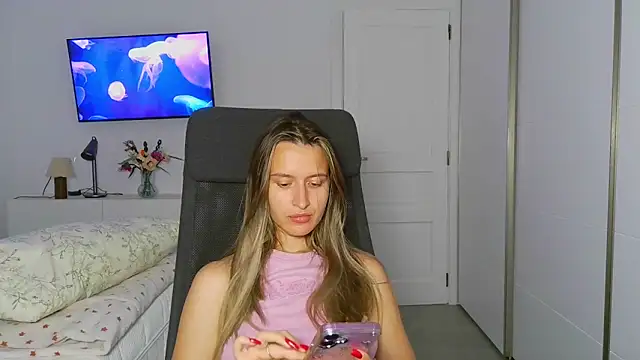 Snapshot of Submissive_love chatting on October 22, 2025, 8:41 pm Submissive love online show from October 22, 2025, 8:41 pm