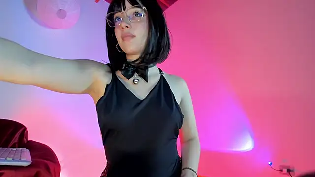 sweeet peach online show from February 20, 2026, 6:26 am