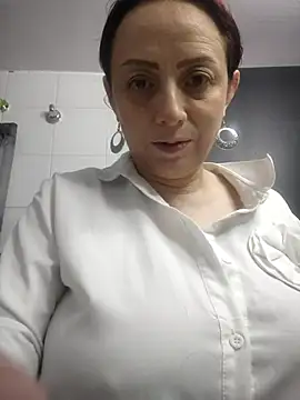 catalinamommyx online show from October 1, 2025, 1:55 am