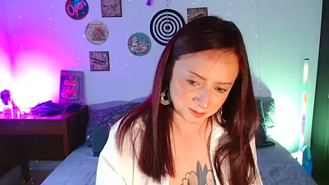 catalinamommyx online show from February 22, 2026, 9:38 pm