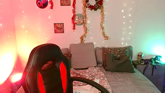 catalinamommyx online show from December 15, 2025, 1:55 am