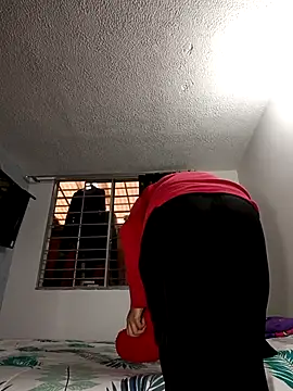 Snapshot of Bonny_Klote chatting on October 5, 2025, 5:47 pm Bonny Klote online show from October 5, 2025, 5:47 pm