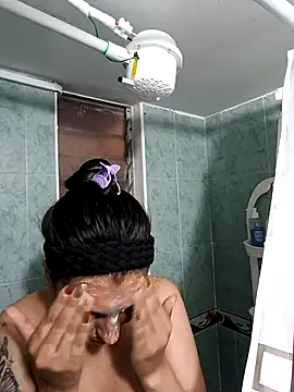 Snapshot of Bonny_Klote chatting on September 25, 2025, 1:17 pm Bonny Klote online show from September 25, 2025, 1:17 pm