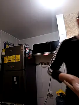 Snapshot of Bonny_Klote chatting on October 6, 2025, 2:40 pm Bonny Klote online show from October 6, 2025, 2:40 pm