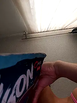 Snapshot of Bonny_Klote chatting on September 22, 2025, 3:18 pm Bonny Klote online show from September 22, 2025, 3:18 pm