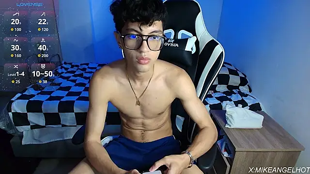 Snapshot of Angelligth chatting on February 17, 2026, 3:37 am Angelligth online show from February 17, 2026, 3:37 am