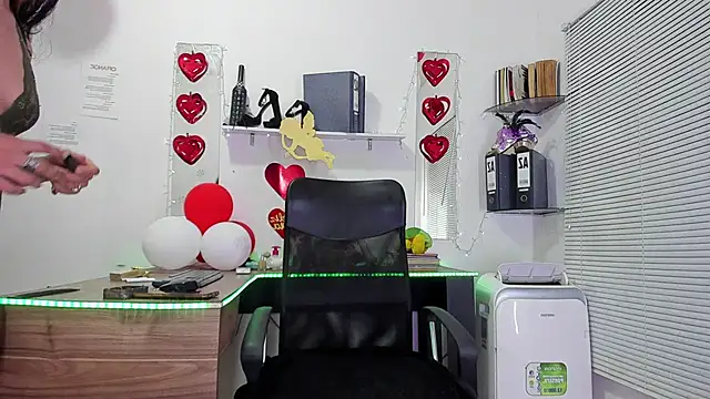 Snapshot of MIAUTENA chatting on September 26, 2025, 3:35 am MIAUTENA online show from September 26, 2025, 3:35 am