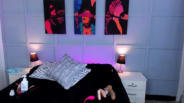 Elizabeth Santos online show from February 7, 2025, 11:03 pm