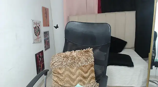 kleo princess18 online show from February 24, 2025, 1:24 am