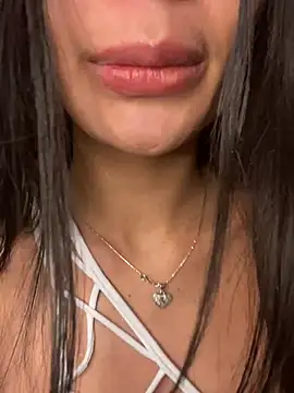 Snapshot of lina_pink chatting on January 15, 2025, 6:01 am lina pink online show from January 15, 2025, 6:01 am