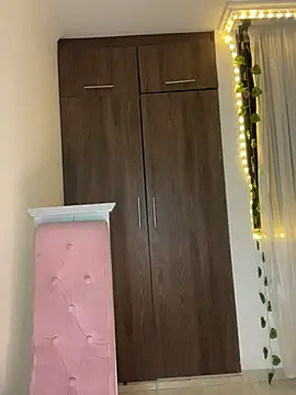 lina pink online show from February 8, 2026, 4:21 am