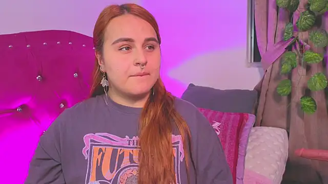 Snapshot of evy_orange1 chatting on September 25, 2025, 12:38 am evy orange1 online show from September 25, 2025, 12:38 am