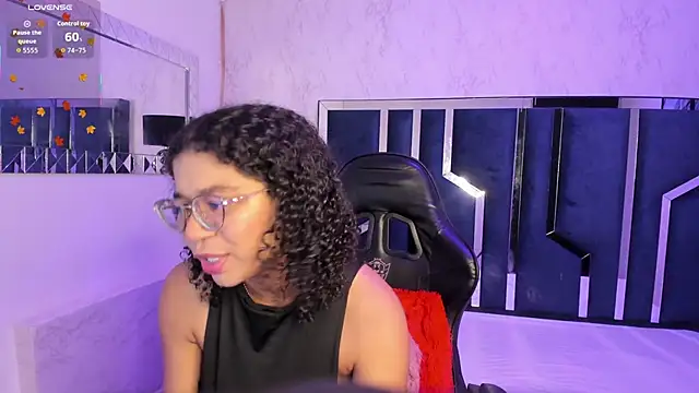 Snapshot of MilaHall_ chatting on October 14, 2025, 3:51 am MilaHall online show from October 14, 2025, 3:51 am