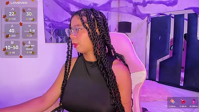 Snapshot of MilaHall_ chatting on October 28, 2025, 3:51 am MilaHall online show from October 28, 2025, 3:51 am