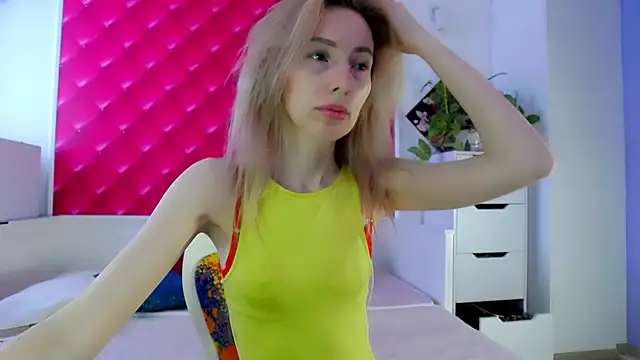 BarbieGoddess online show from February 16, 2025, 1:05 pm