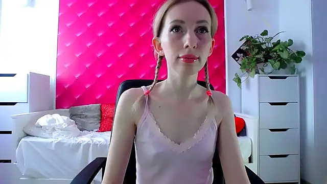 BarbieGoddess online show from March 8, 2025, 1:25 pm
