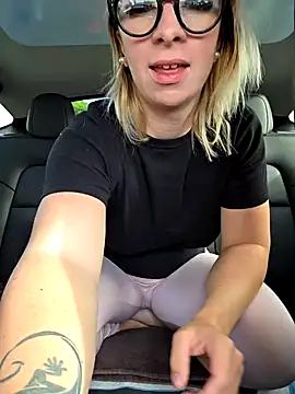 Snapshot of Giuliana_baby chatting on October 4, 2025, 8:49 am Giuliana baby online show from October 4, 2025, 8:49 am