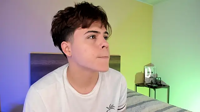Snapshot of justinbiler chatting on February 27, 2025, 12:34 pm justinbiler online show from February 27, 2025, 12:34 pm