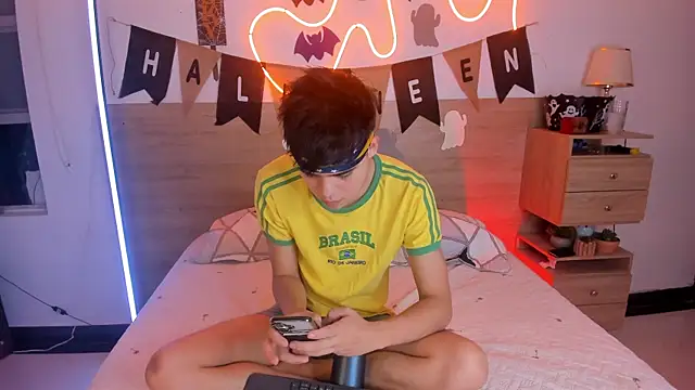 justinbiler online show from October 30, 2025, 12:47 pm