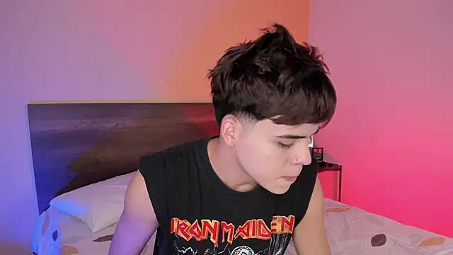 Snapshot of justinbiler chatting on February 7, 2025, 12:39 pm justinbiler online show from February 7, 2025, 12:39 pm