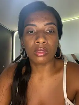 KriisvanyLeroy online show from December 21, 2025, 10:32 pm