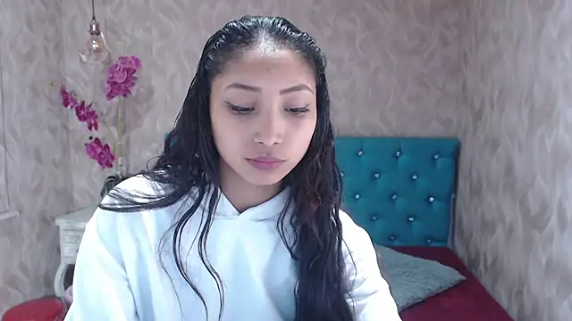 MadelineDoll online show from February 23, 2025, 4:02 pm