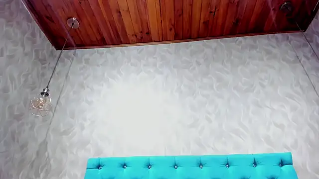 MadelineDoll online show from November 16, 2025, 4:12 pm