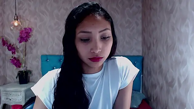 MadelineDoll online show from February 25, 2025, 4:25 pm
