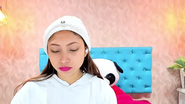 MadelineDoll online show from April 7, 2026, 2:08 pm